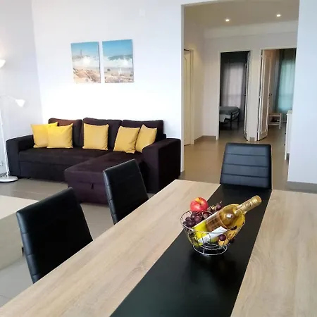 Mamamia Ac&vista Magnifica